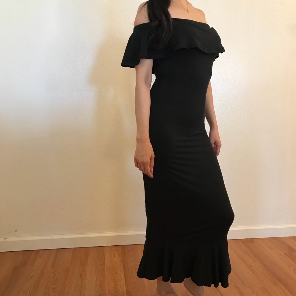 •RESTOCKED• Penelope Off The Shoulder Ruffle Dress - Picture 4 of 7